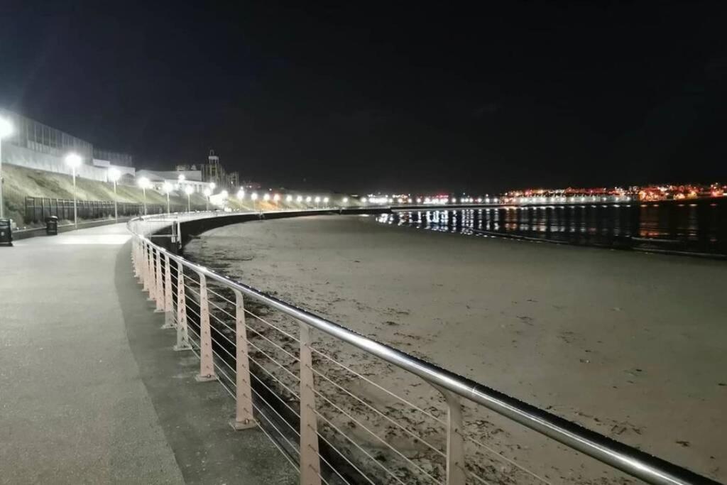 Luxurious Beach Front Apartment In Portrush Eksteriør billede