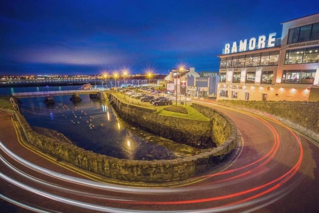 Luxurious Beach Front Apartment In Portrush Eksteriør billede