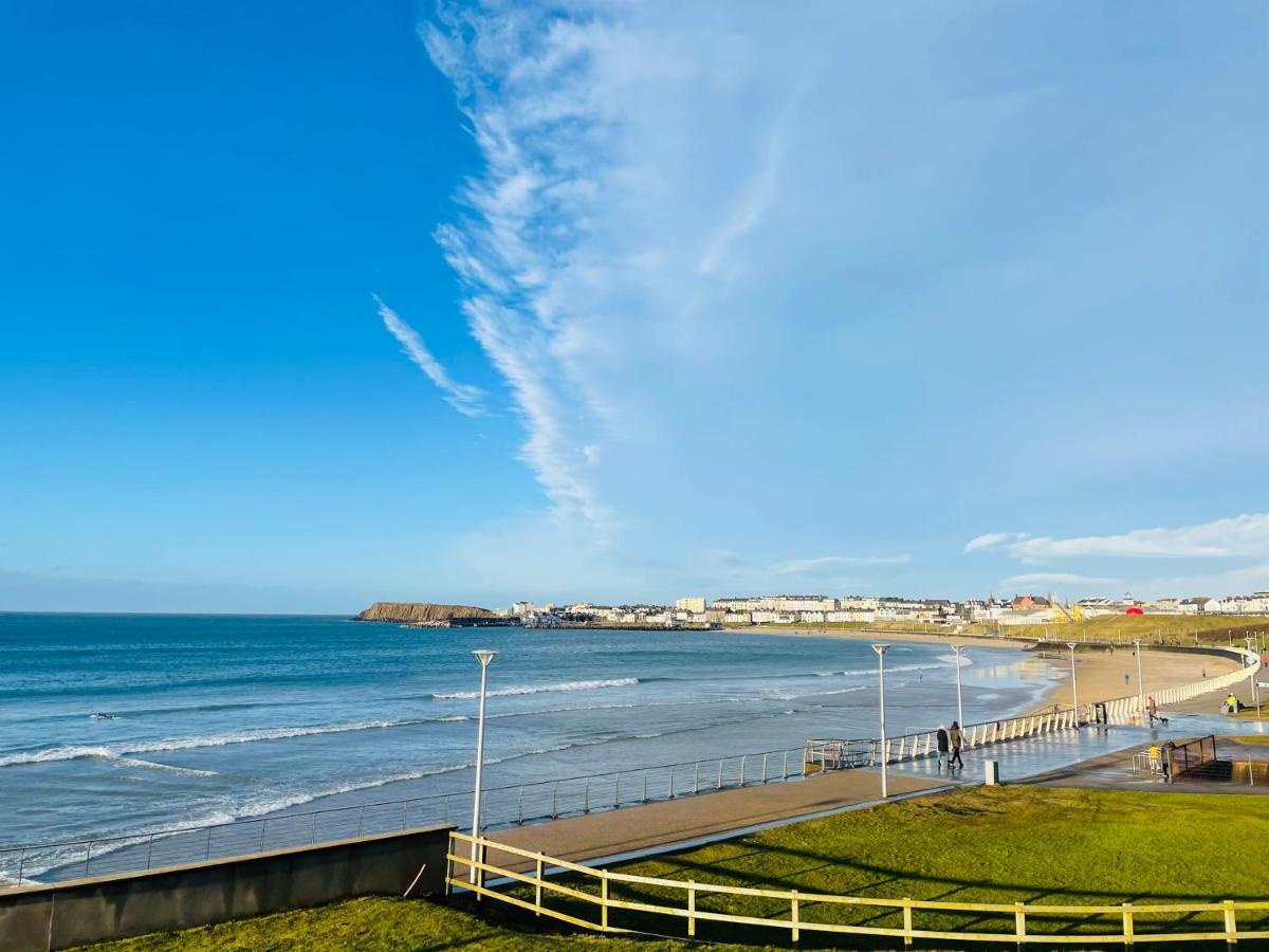 Luxurious Beach Front Apartment In Portrush Eksteriør billede